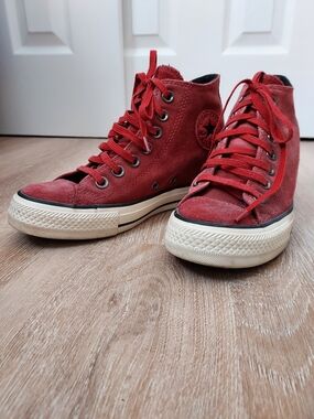 Converse Low Top Sneakers - Red And Black